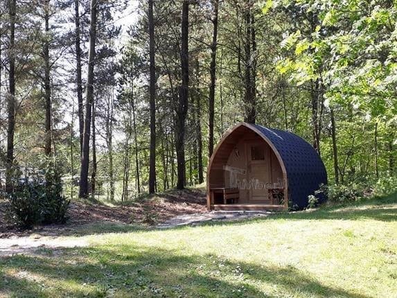 Udendørs sauna Igloo design og Vildmarksbad Wellness Royal i glasfiber Termotræ Charlotte Blåvand Denmark 1